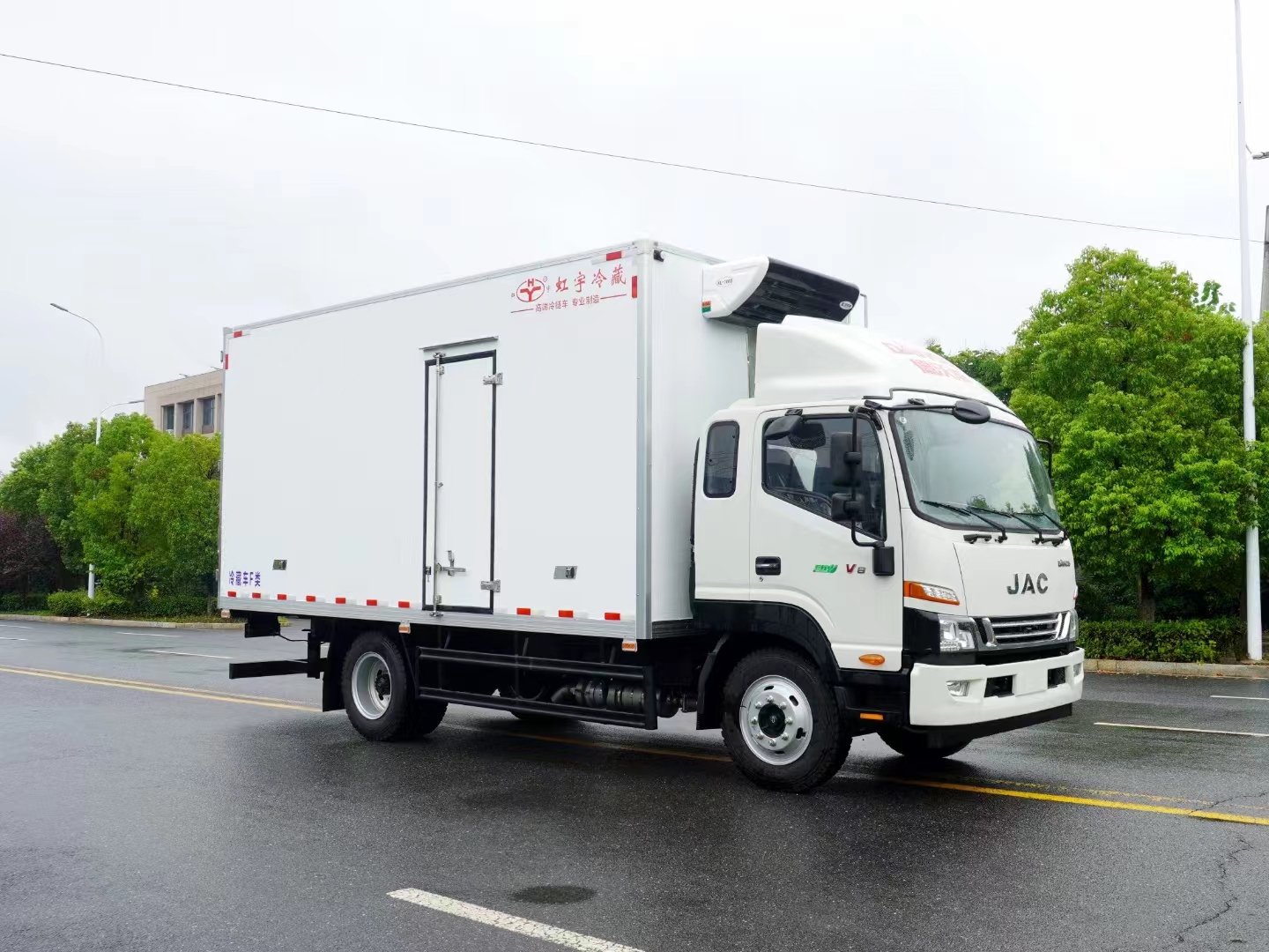 江淮德沃斯V8 新款5米5冷藏車